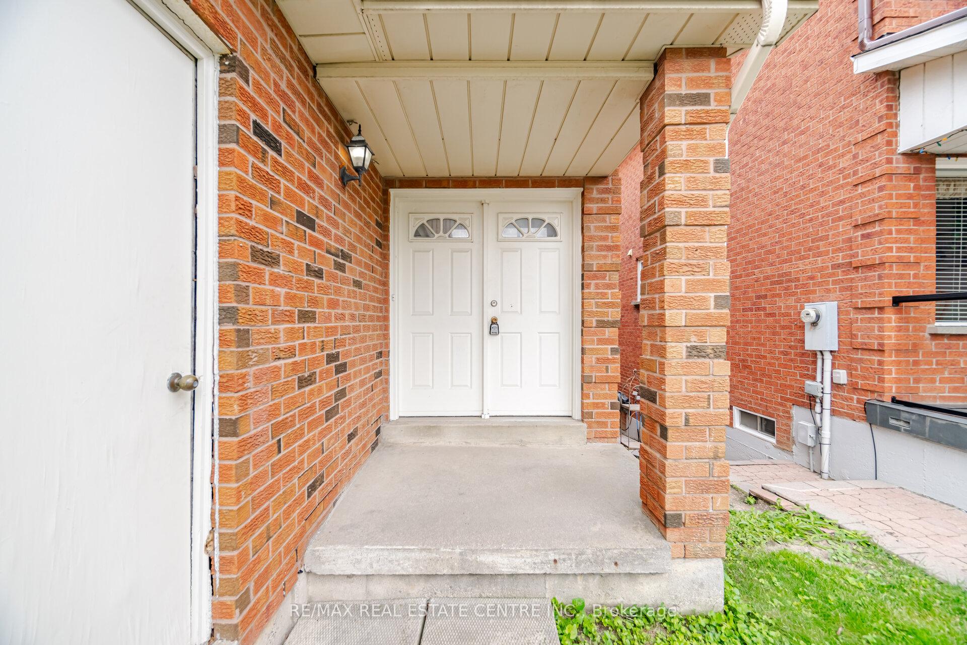 Photo 6 of 4676 Owl Circle, Mississauga, Hurontario — HOMEH