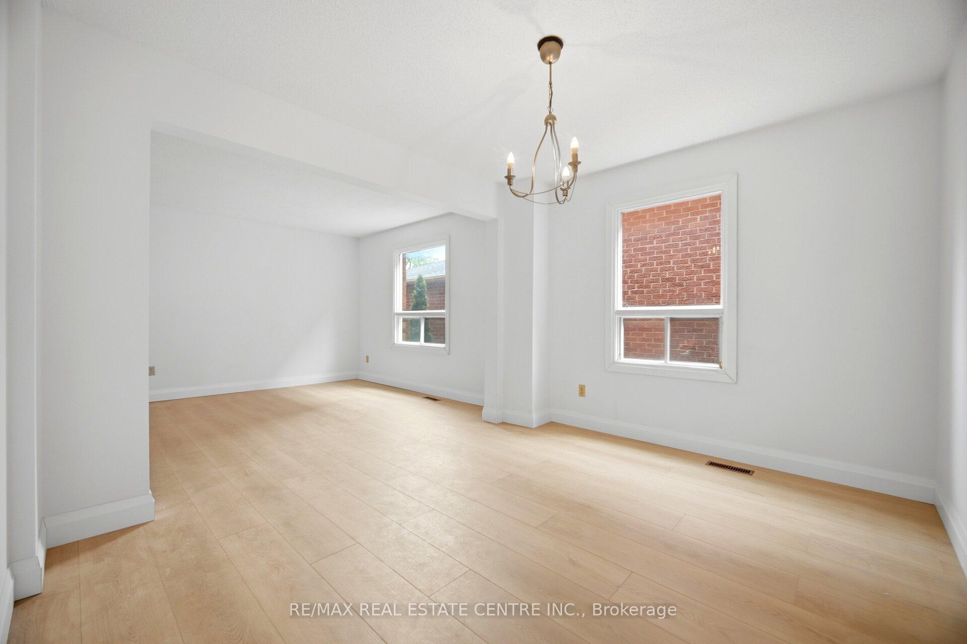 Photo 14 of 4676 Owl Circle, Mississauga, Hurontario — HOMEH