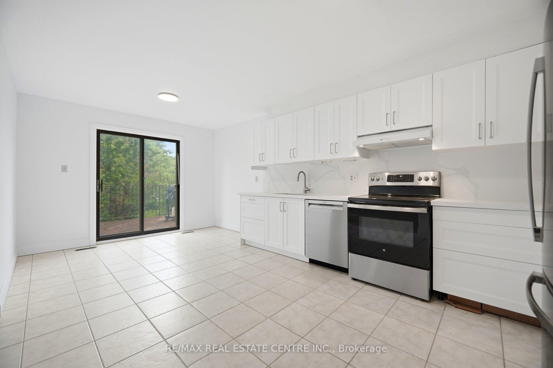 Photo 16 of 4676 Owl Circle, Mississauga, Hurontario — HOMEH