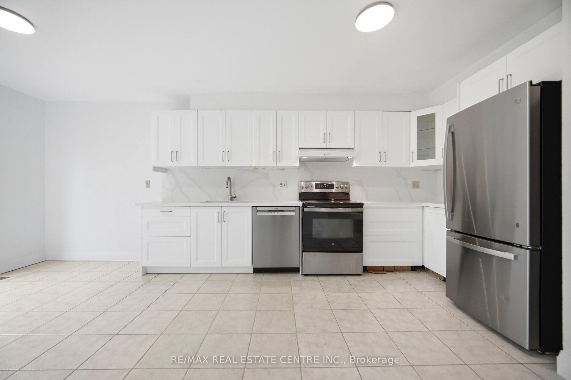 Photo 17 of 4676 Owl Circle, Mississauga, Hurontario — HOMEH