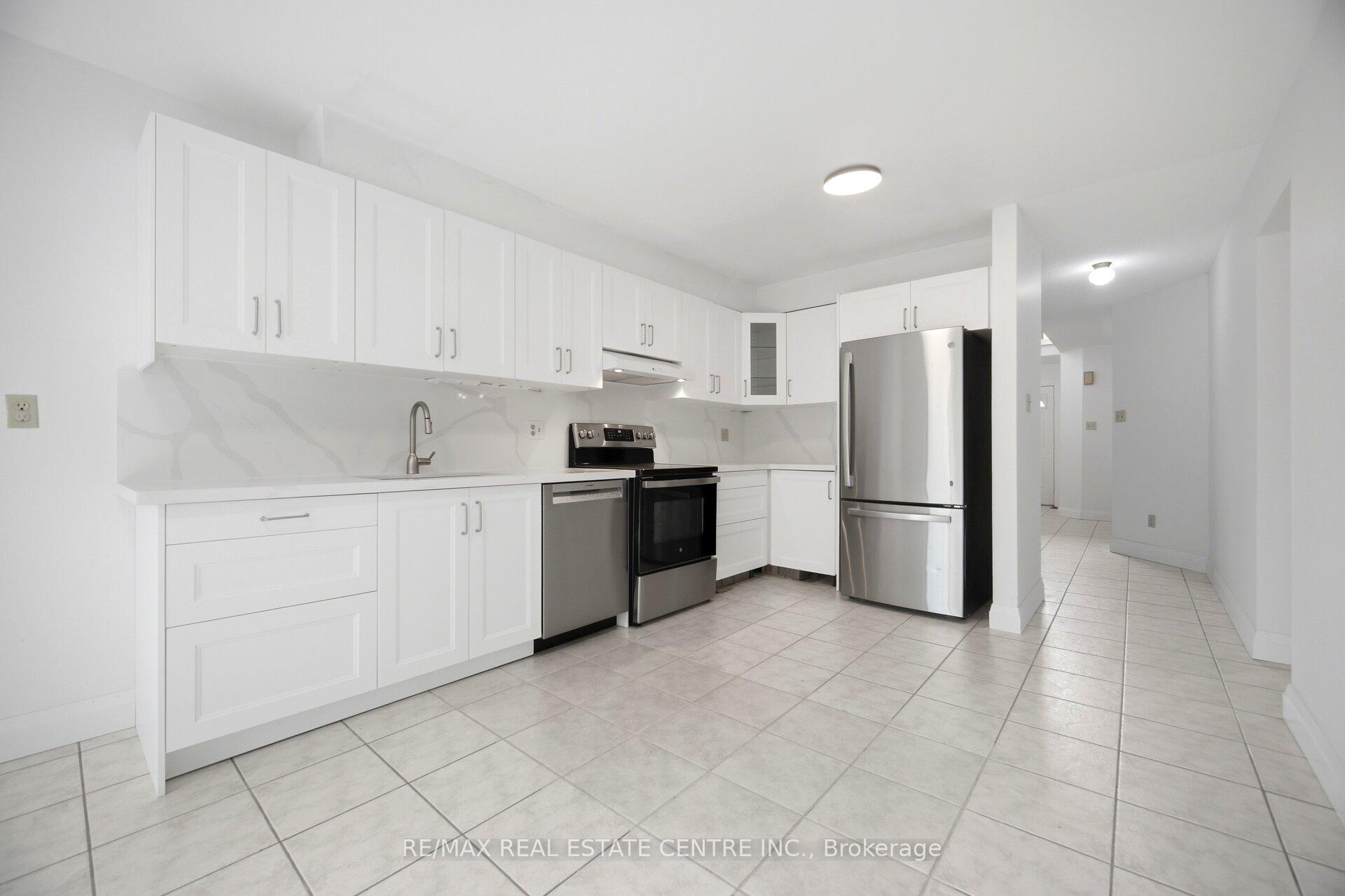 Photo 18 of 4676 Owl Circle, Mississauga, Hurontario — HOMEH
