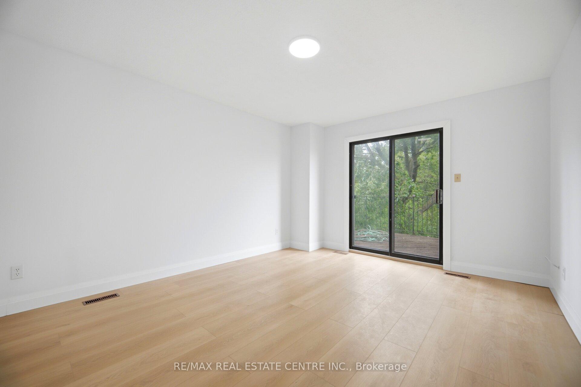 Photo 24 of 4676 Owl Circle, Mississauga, Hurontario — HOMEH