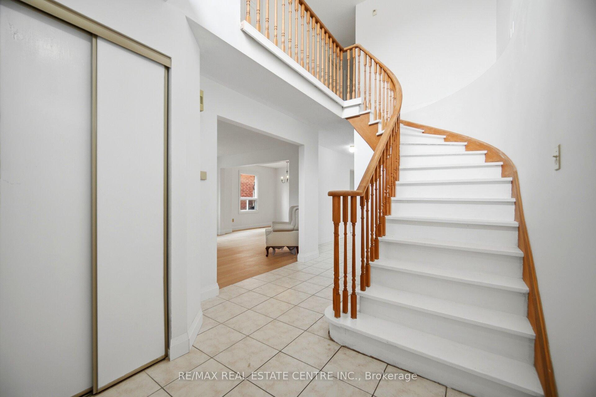 Photo 27 of 4676 Owl Circle, Mississauga, Hurontario — HOMEH