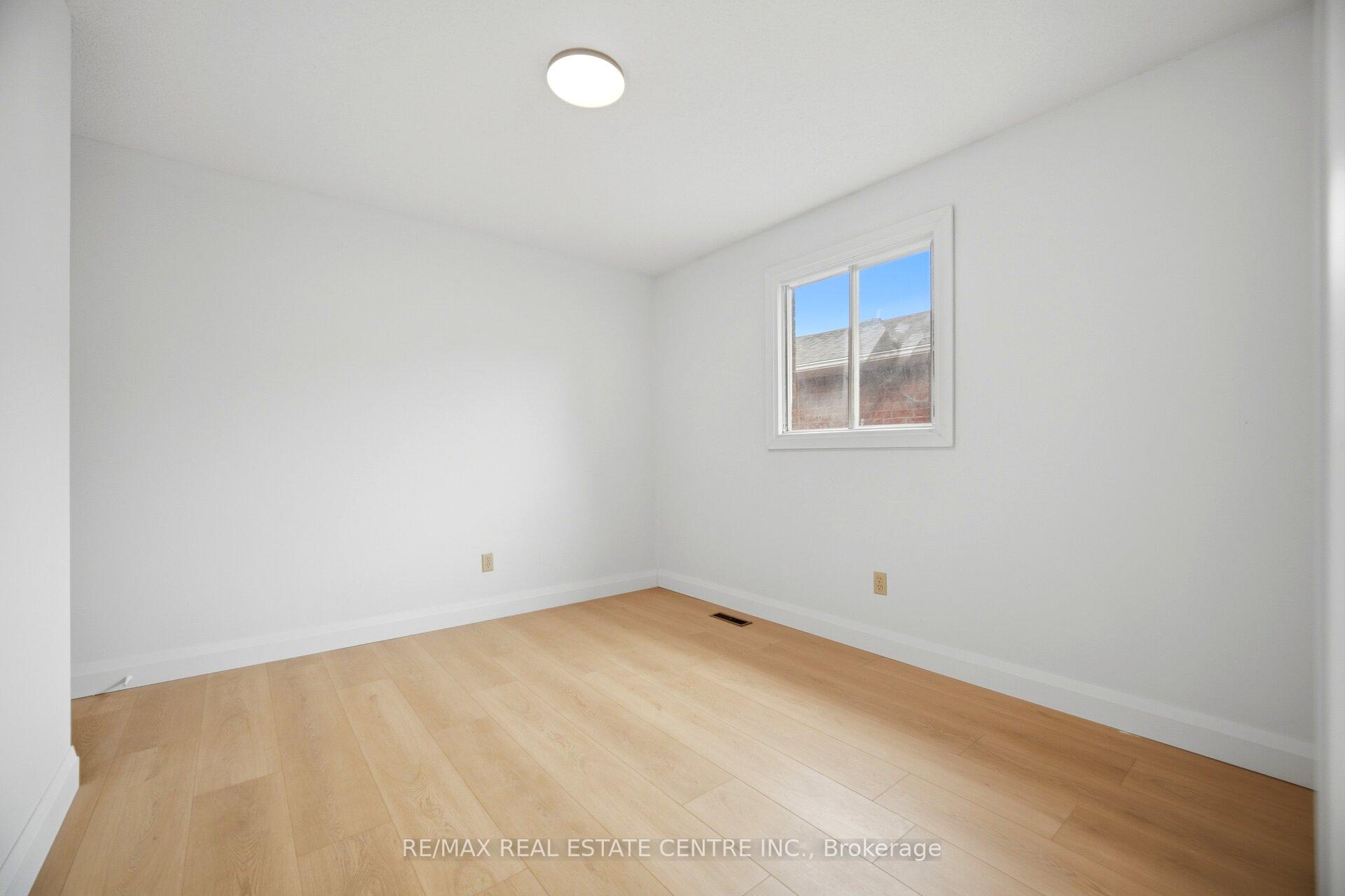 Photo 35 of 4676 Owl Circle, Mississauga, Hurontario — HOMEH