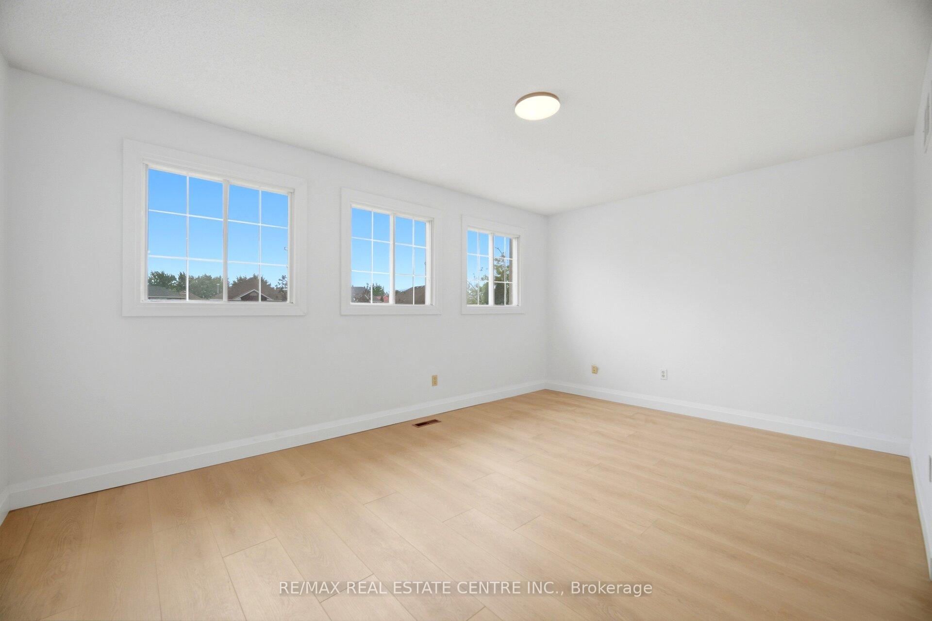 Photo 37 of 4676 Owl Circle, Mississauga, Hurontario — HOMEH