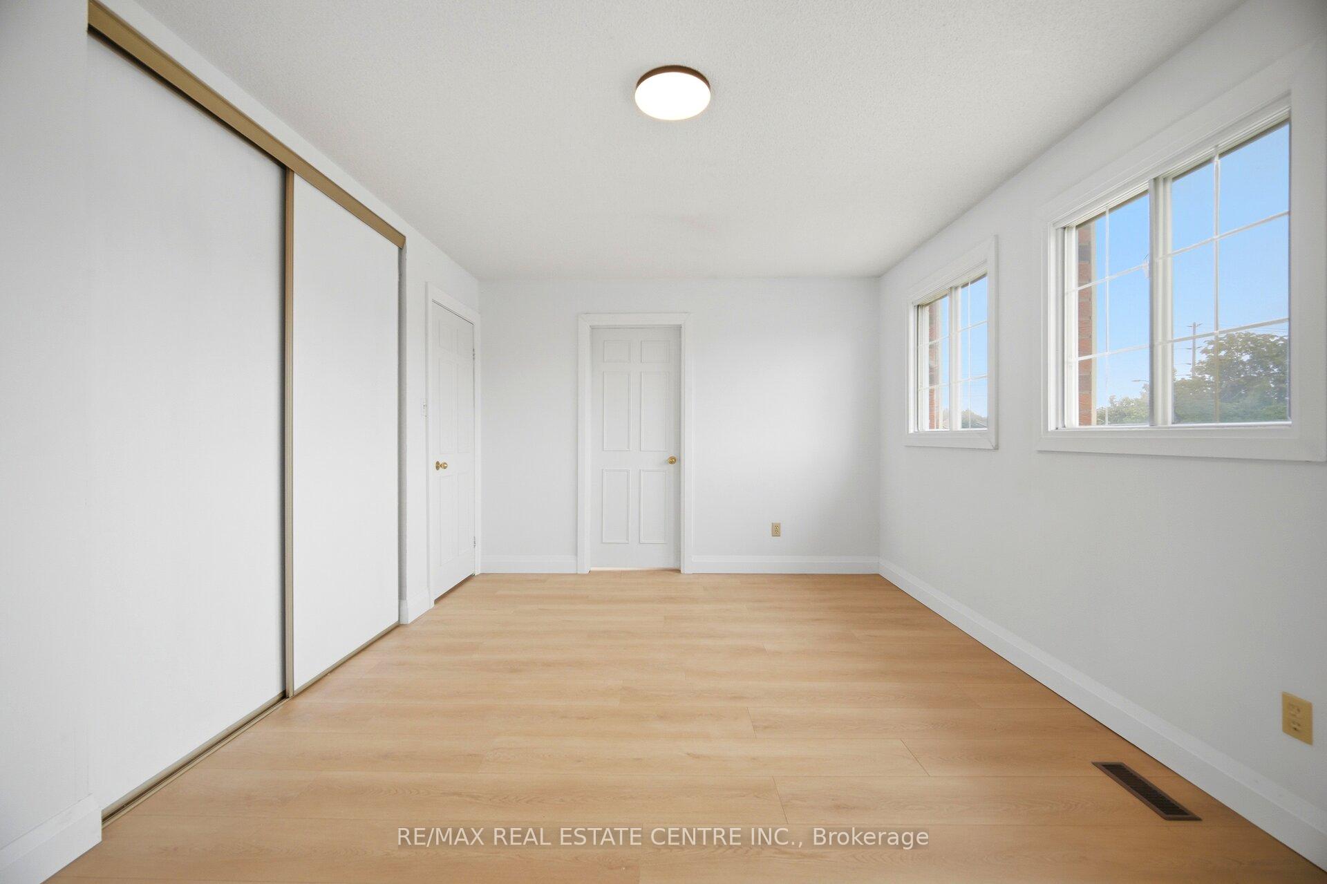 Photo 38 of 4676 Owl Circle, Mississauga, Hurontario — HOMEH