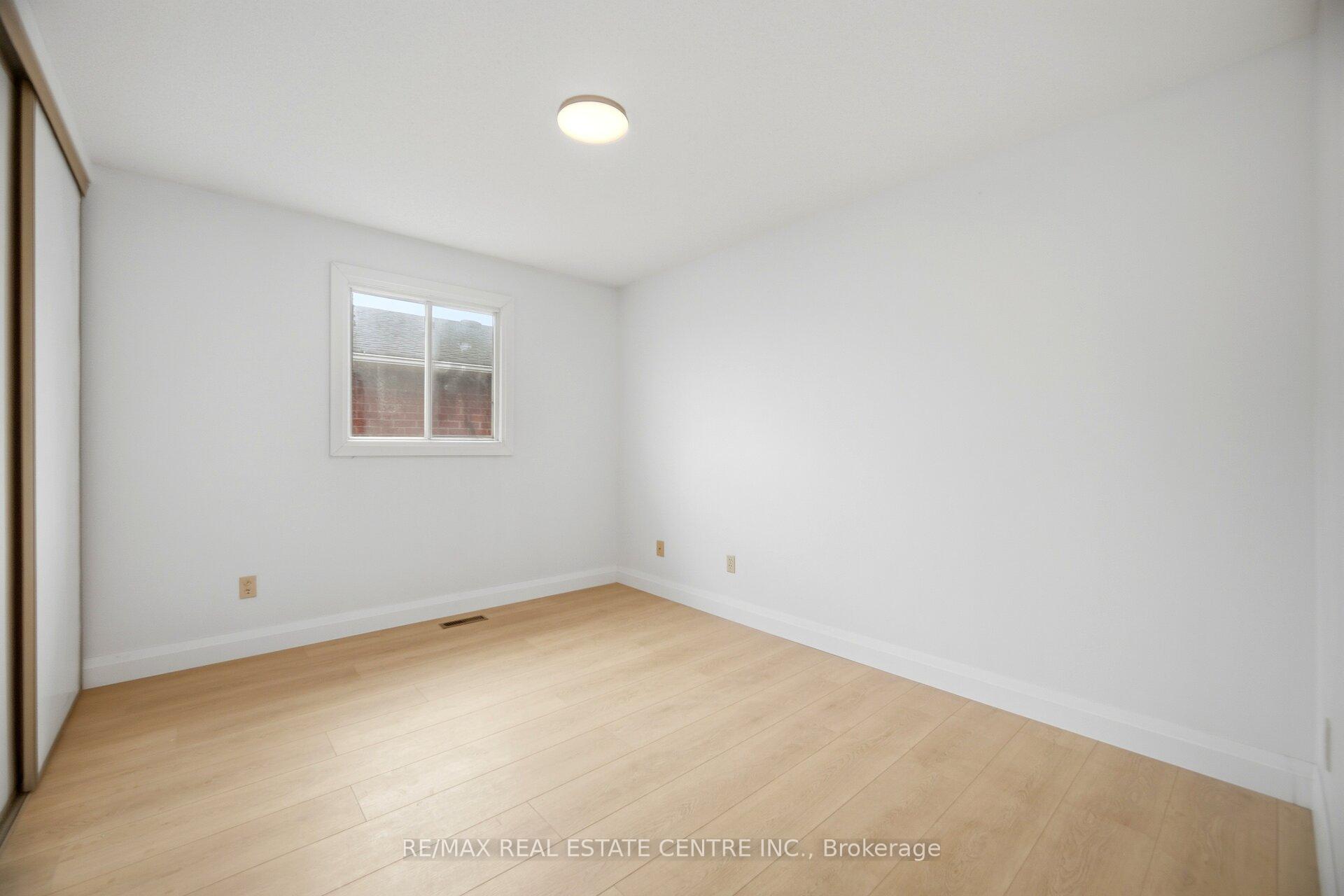 Photo 41 of 4676 Owl Circle, Mississauga, Hurontario — HOMEH