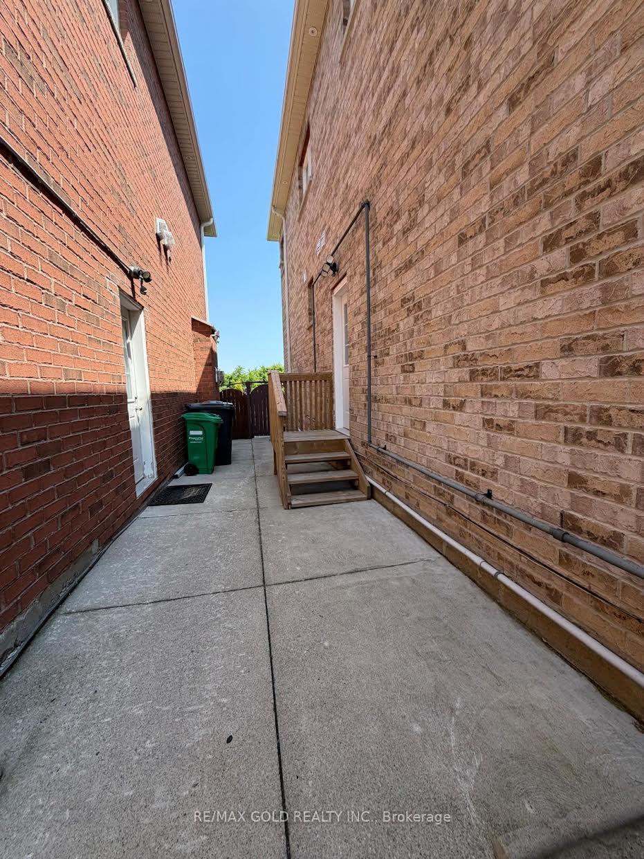 Photo 3 of Unit BSMT, 20 Hiking Court, Brampton, Bram West — HOMEH