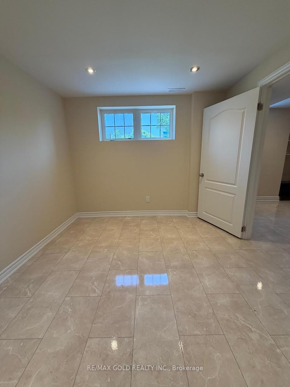Photo 11 of Unit BSMT, 20 Hiking Court, Brampton, Bram West — HOMEH