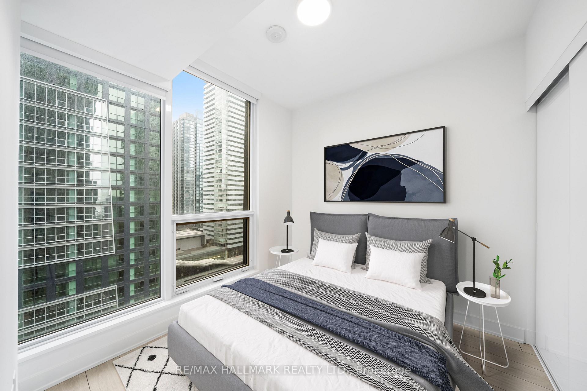 Photo 4 of Unit 1813, 35 Mercer Street, Toronto, Waterfront Communities — HOMEH