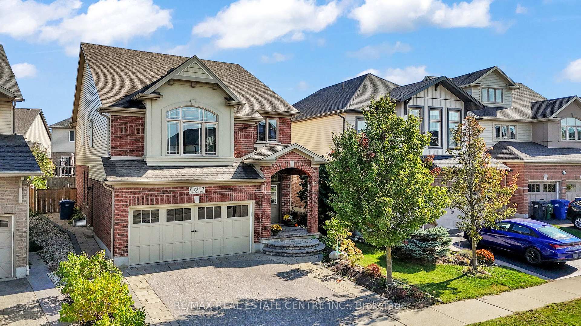 Photo 2 of 237 Goodwin Drive, Guelph, Pineridge/Westminster Woods — HOMEH