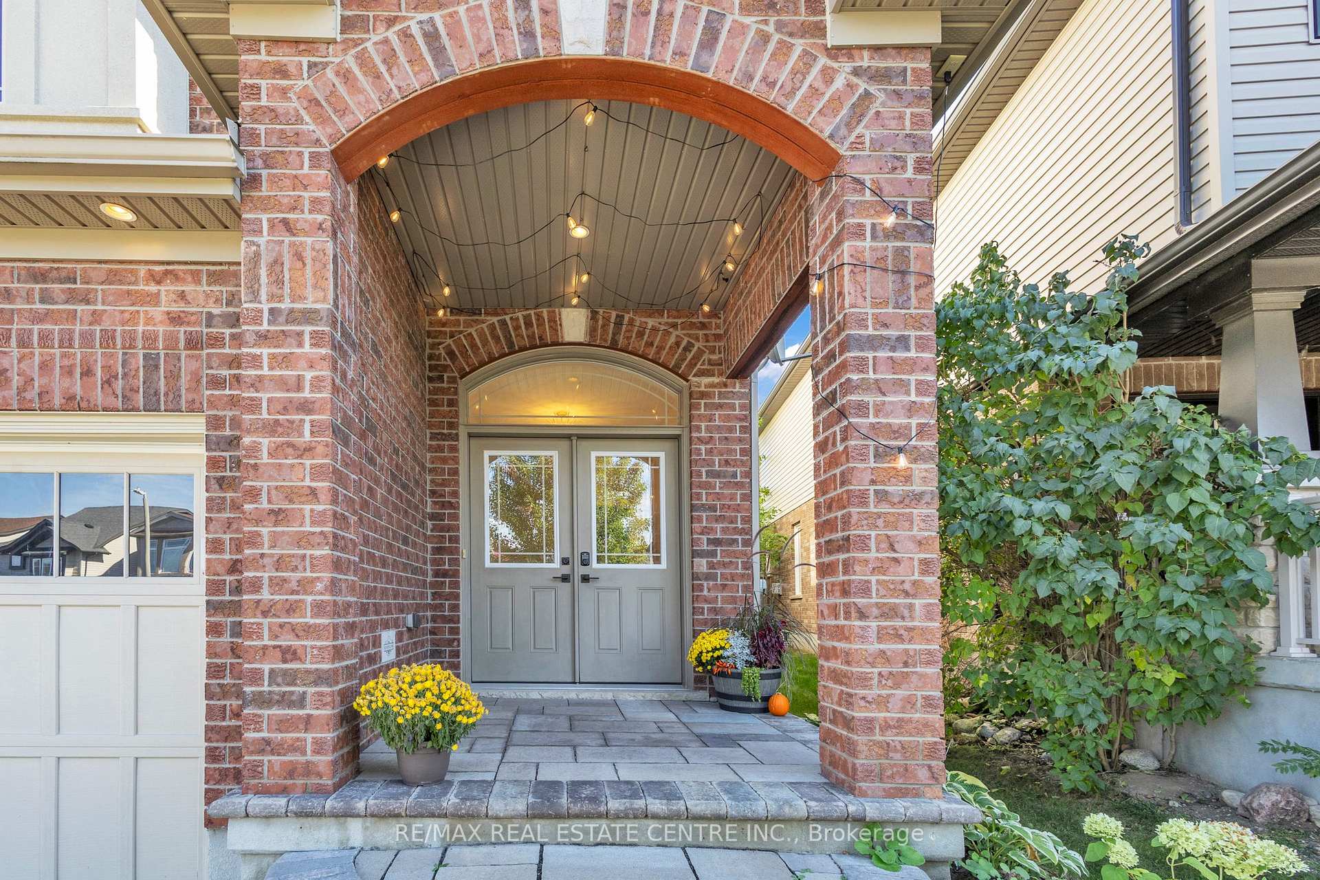 Photo 4 of 237 Goodwin Drive, Guelph, Pineridge/Westminster Woods — HOMEH