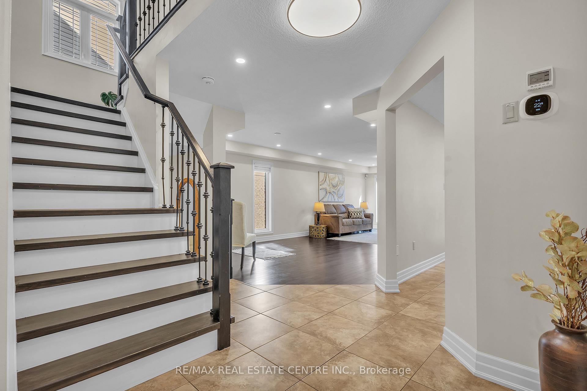 Photo 7 of 237 Goodwin Drive, Guelph, Pineridge/Westminster Woods — HOMEH