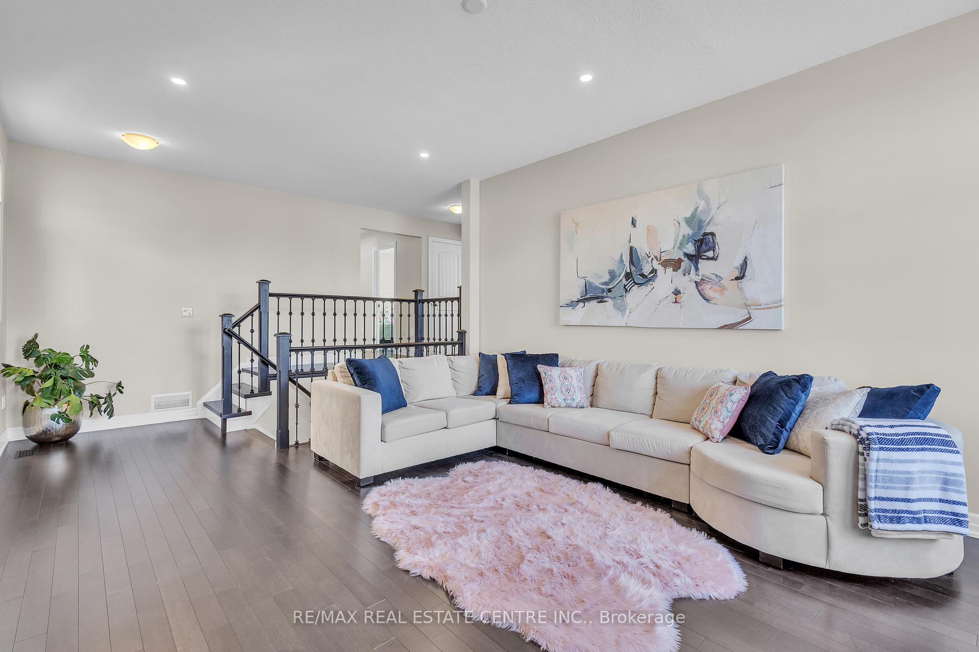 Photo 19 of 237 Goodwin Drive, Guelph, Pineridge/Westminster Woods — HOMEH