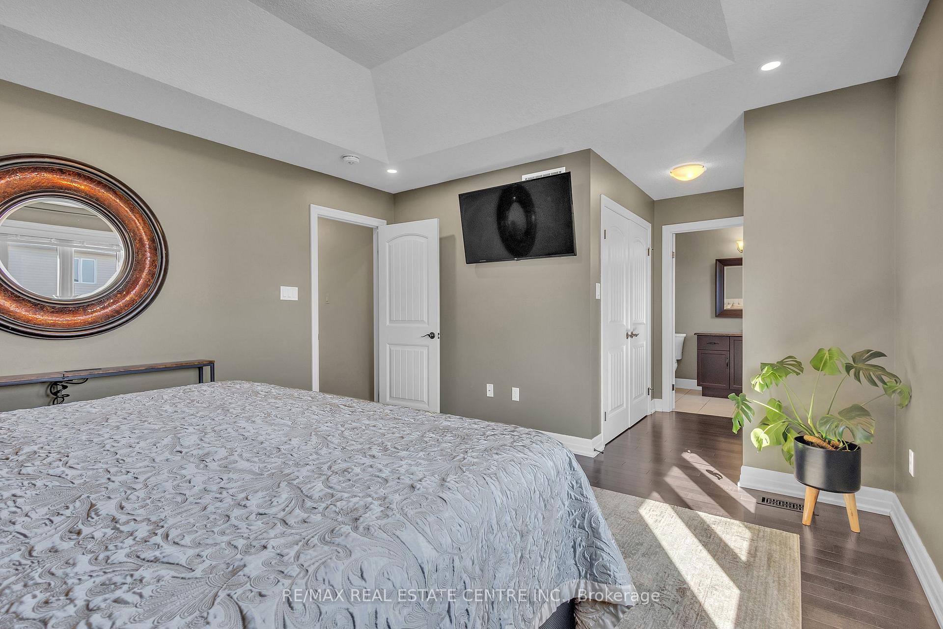 Photo 23 of 237 Goodwin Drive, Guelph, Pineridge/Westminster Woods — HOMEH