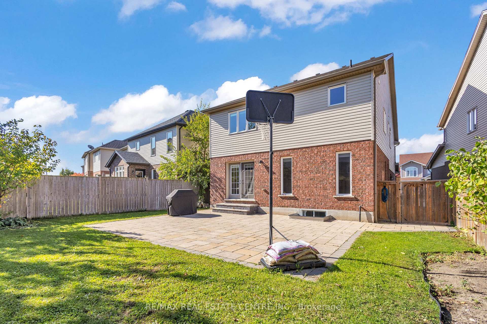 Photo 38 of 237 Goodwin Drive, Guelph, Pineridge/Westminster Woods — HOMEH