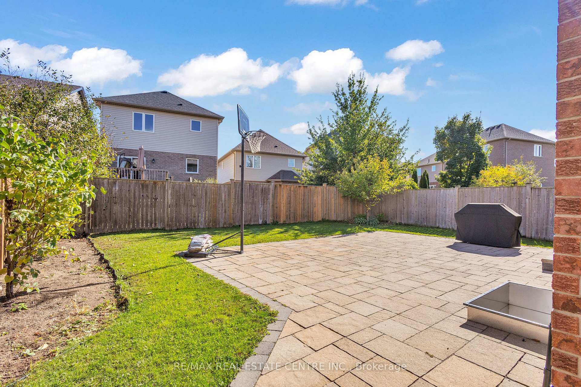 Photo 39 of 237 Goodwin Drive, Guelph, Pineridge/Westminster Woods — HOMEH