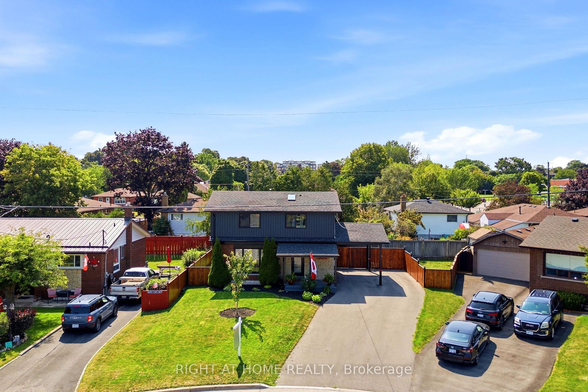 Photo 2 of 560 Tennyson Avenue, Oshawa, Donevan — HOMEH
