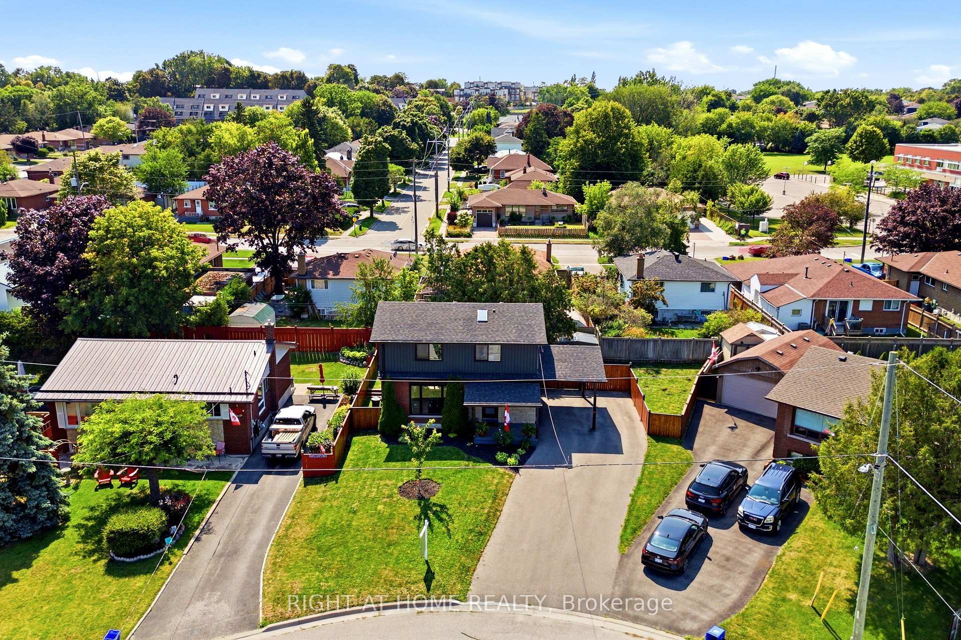 Photo 3 of 560 Tennyson Avenue, Oshawa, Donevan — HOMEH