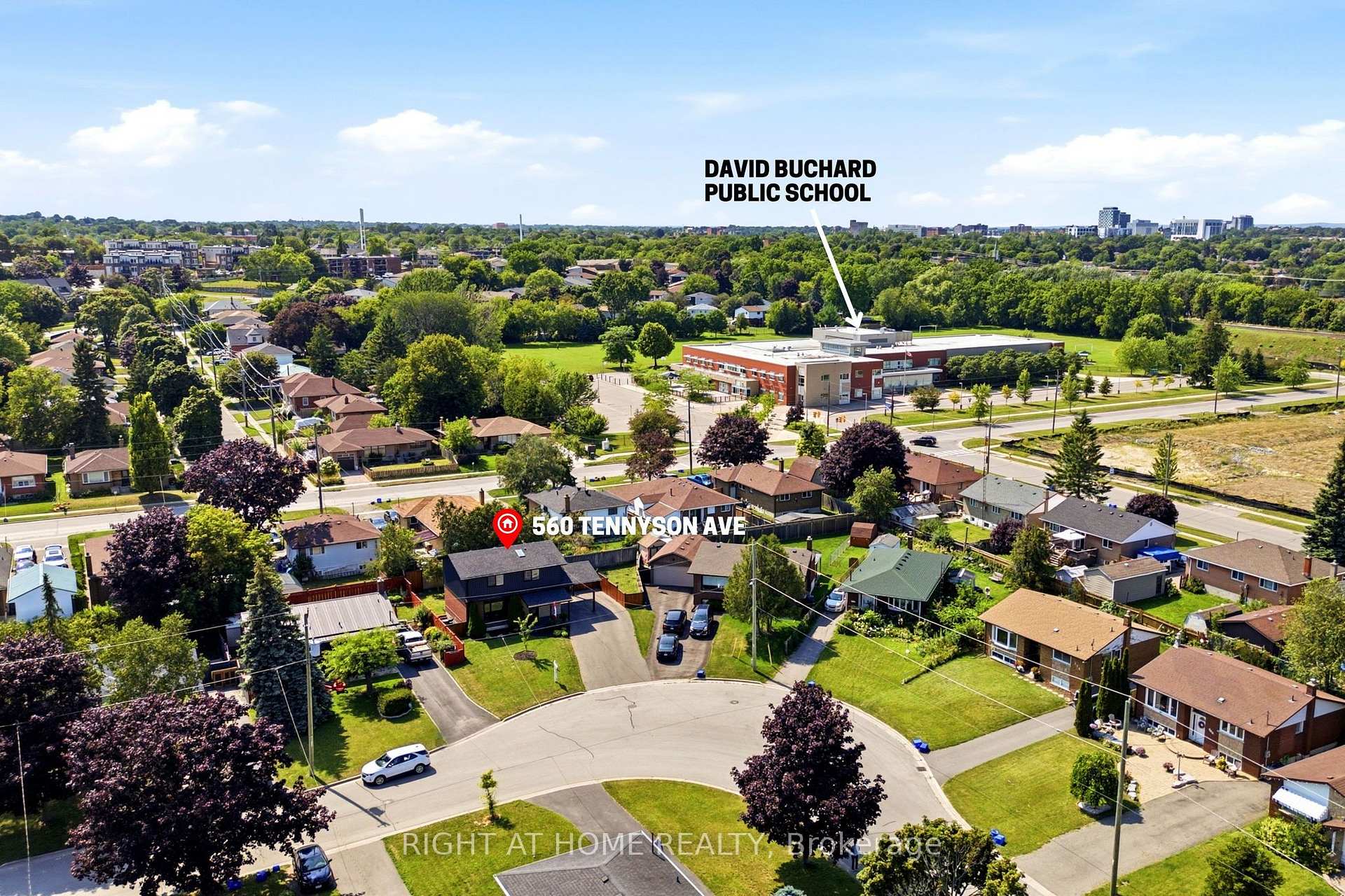 Photo 4 of 560 Tennyson Avenue, Oshawa, Donevan — HOMEH