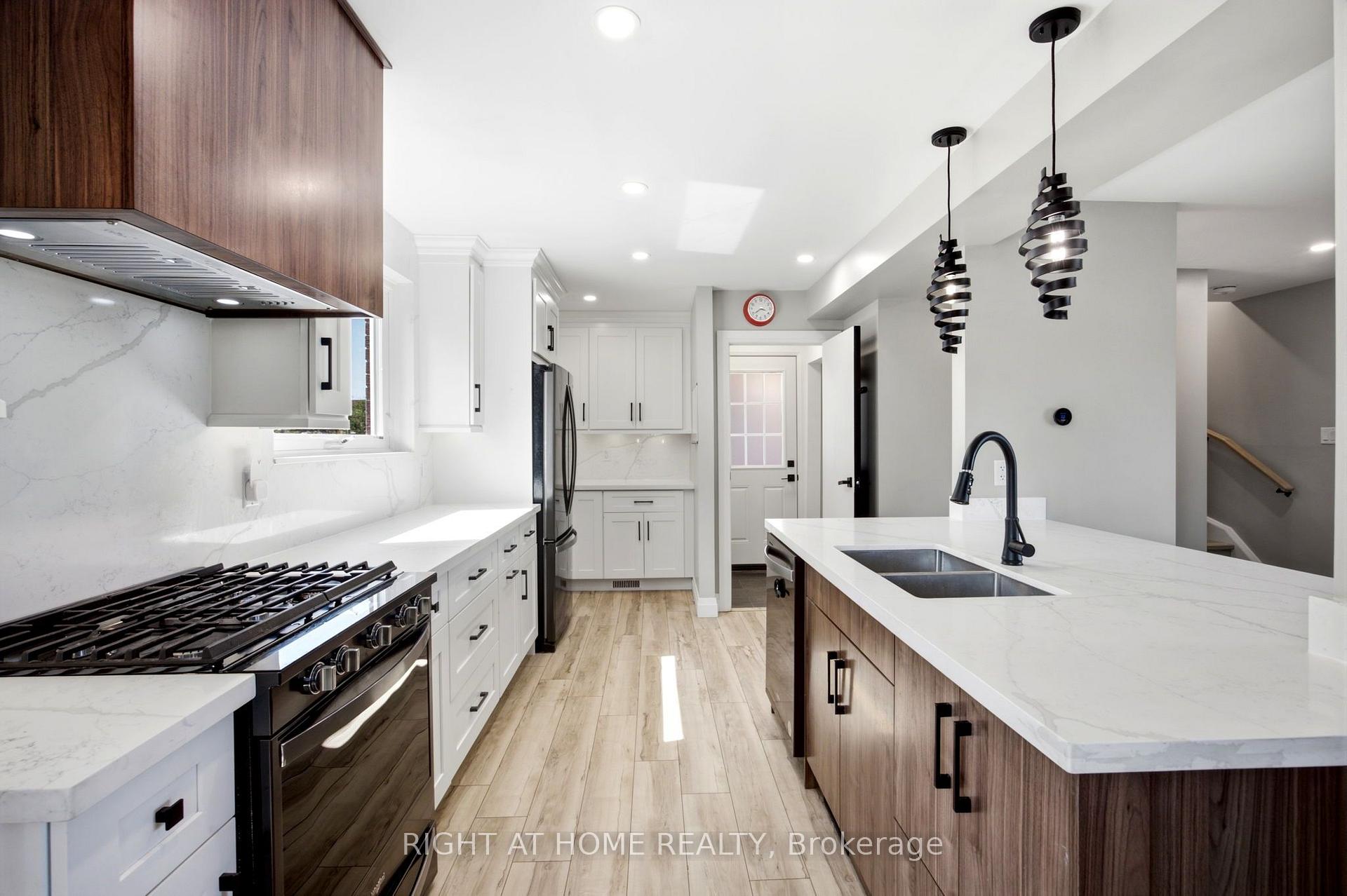 Photo 17 of 560 Tennyson Avenue, Oshawa, Donevan — HOMEH