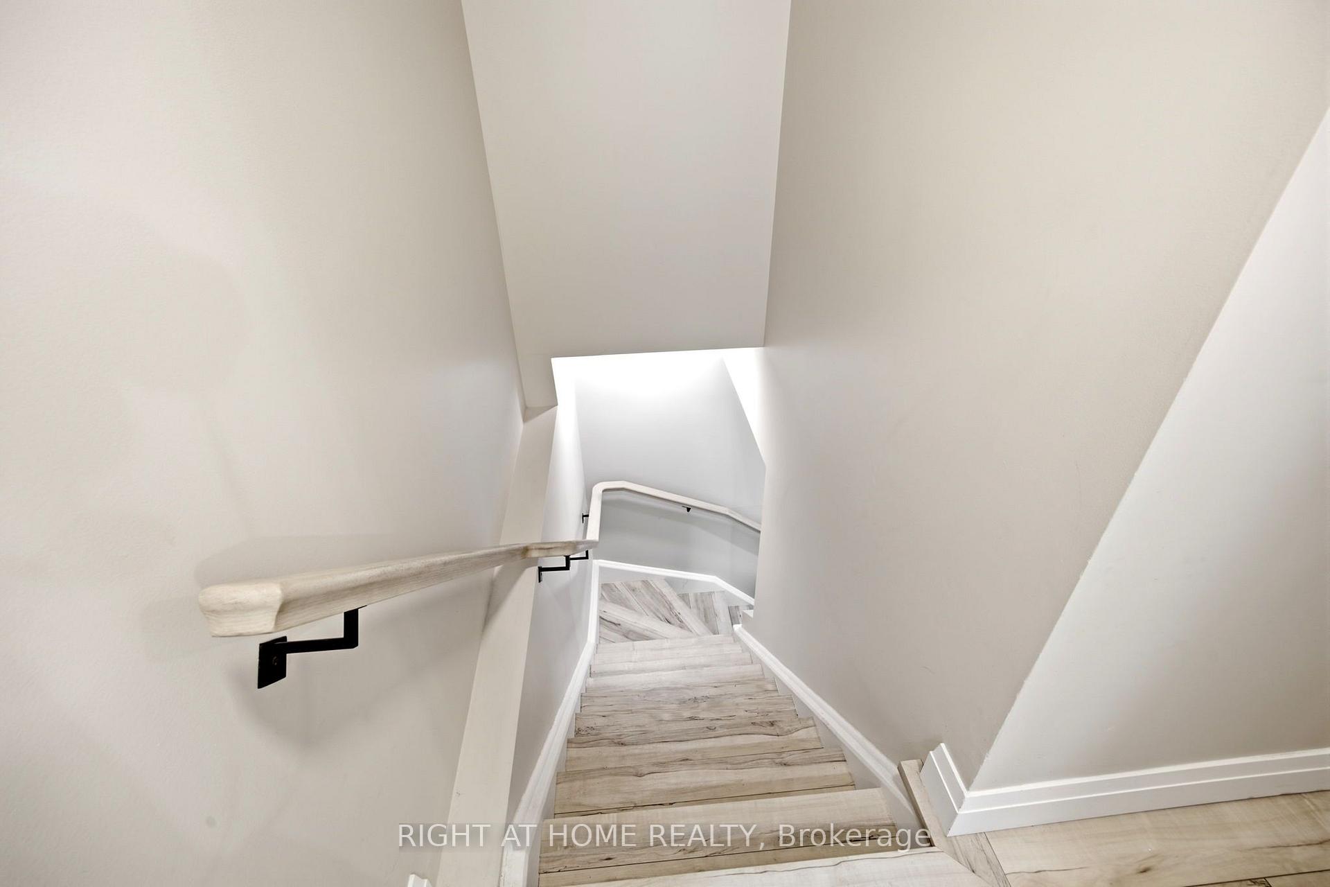 Photo 23 of 560 Tennyson Avenue, Oshawa, Donevan — HOMEH