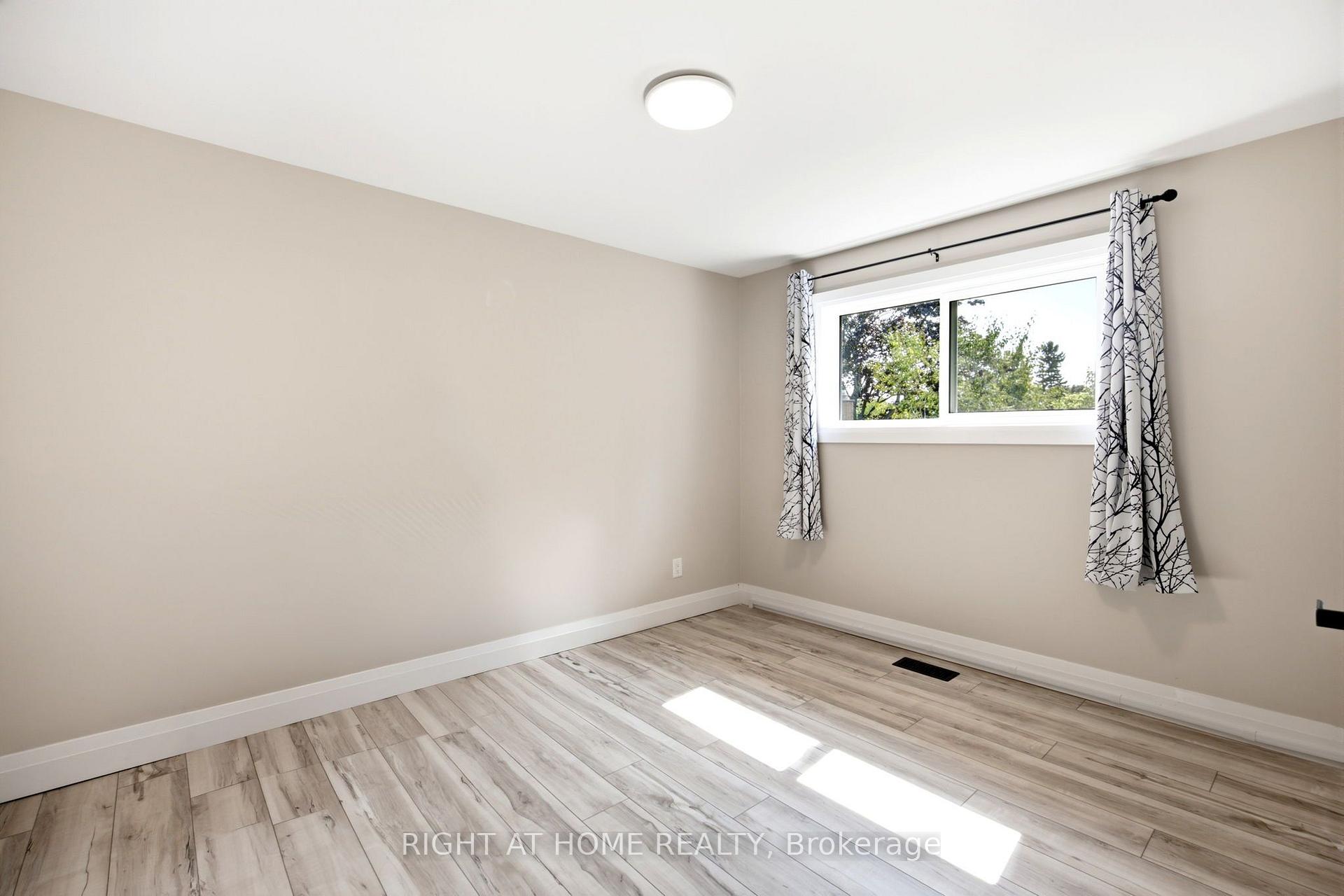 Photo 32 of 560 Tennyson Avenue, Oshawa, Donevan — HOMEH