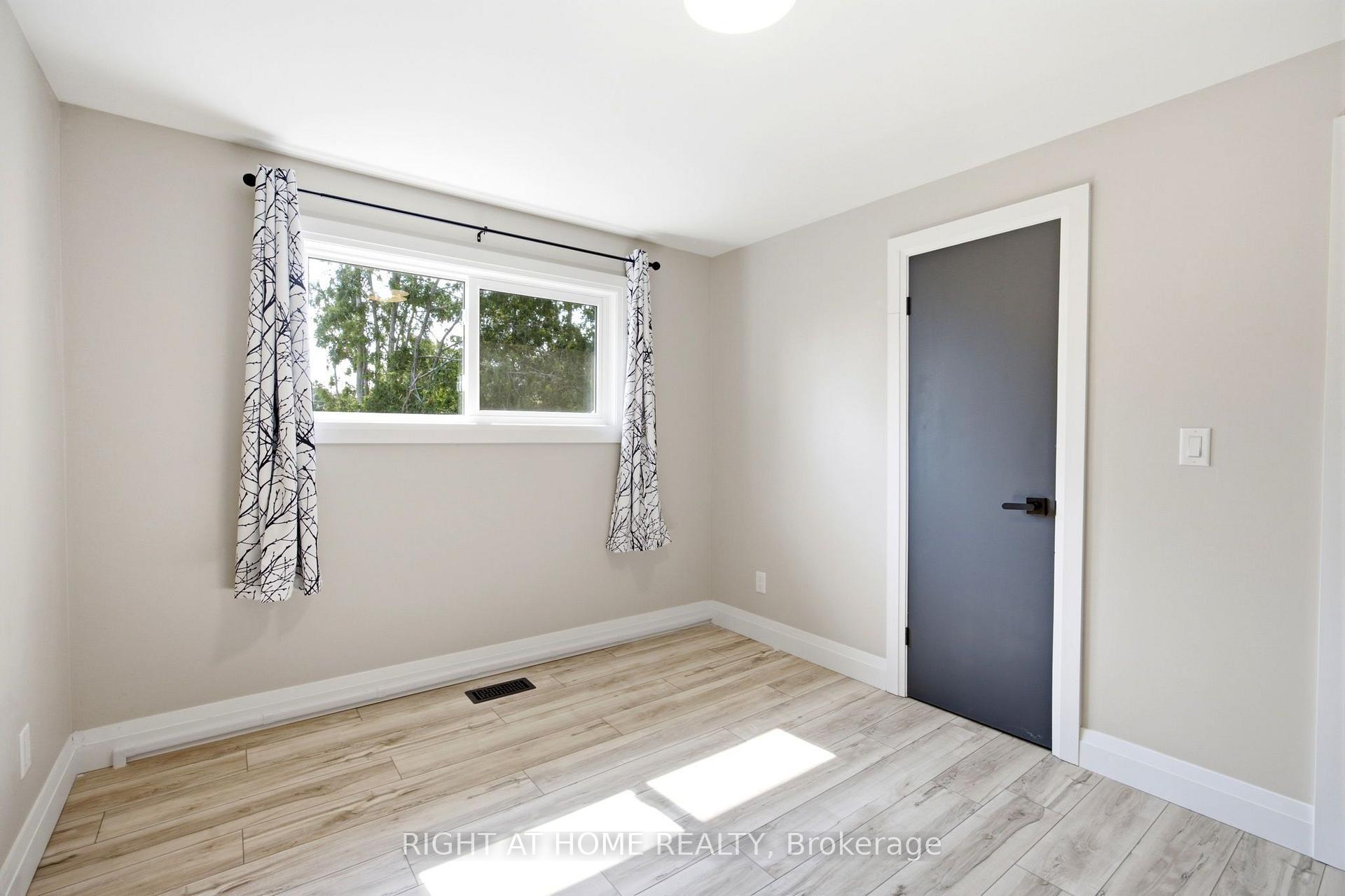 Photo 33 of 560 Tennyson Avenue, Oshawa, Donevan — HOMEH