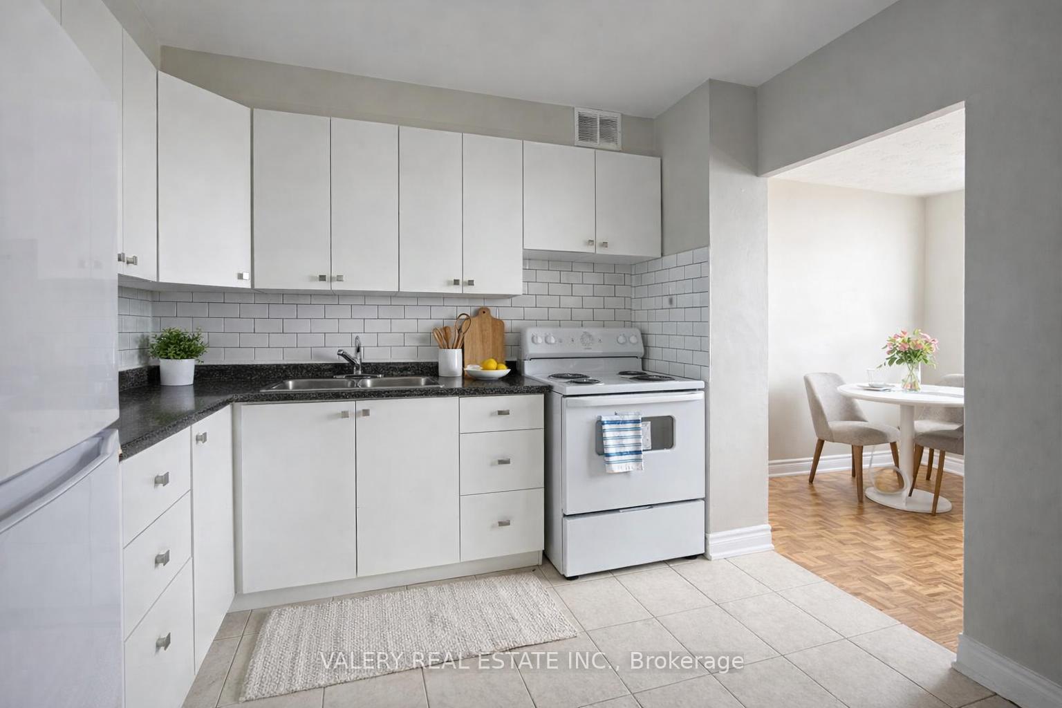 Photo 3 of Unit 1105, 890 Jane Street, Toronto, Rockcliffe-Smythe — HOMEH