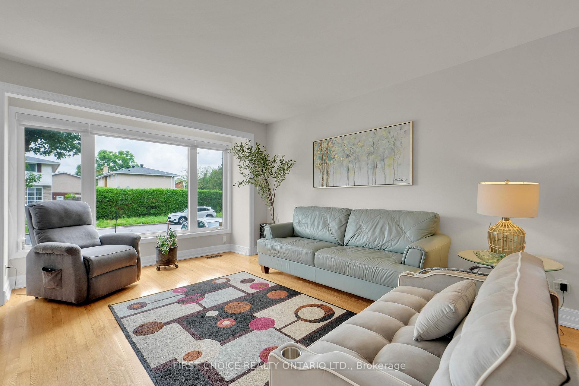 Photo 5 of 1442 Claymor Avenue, Ottawa, Carleton Square — HOMEH