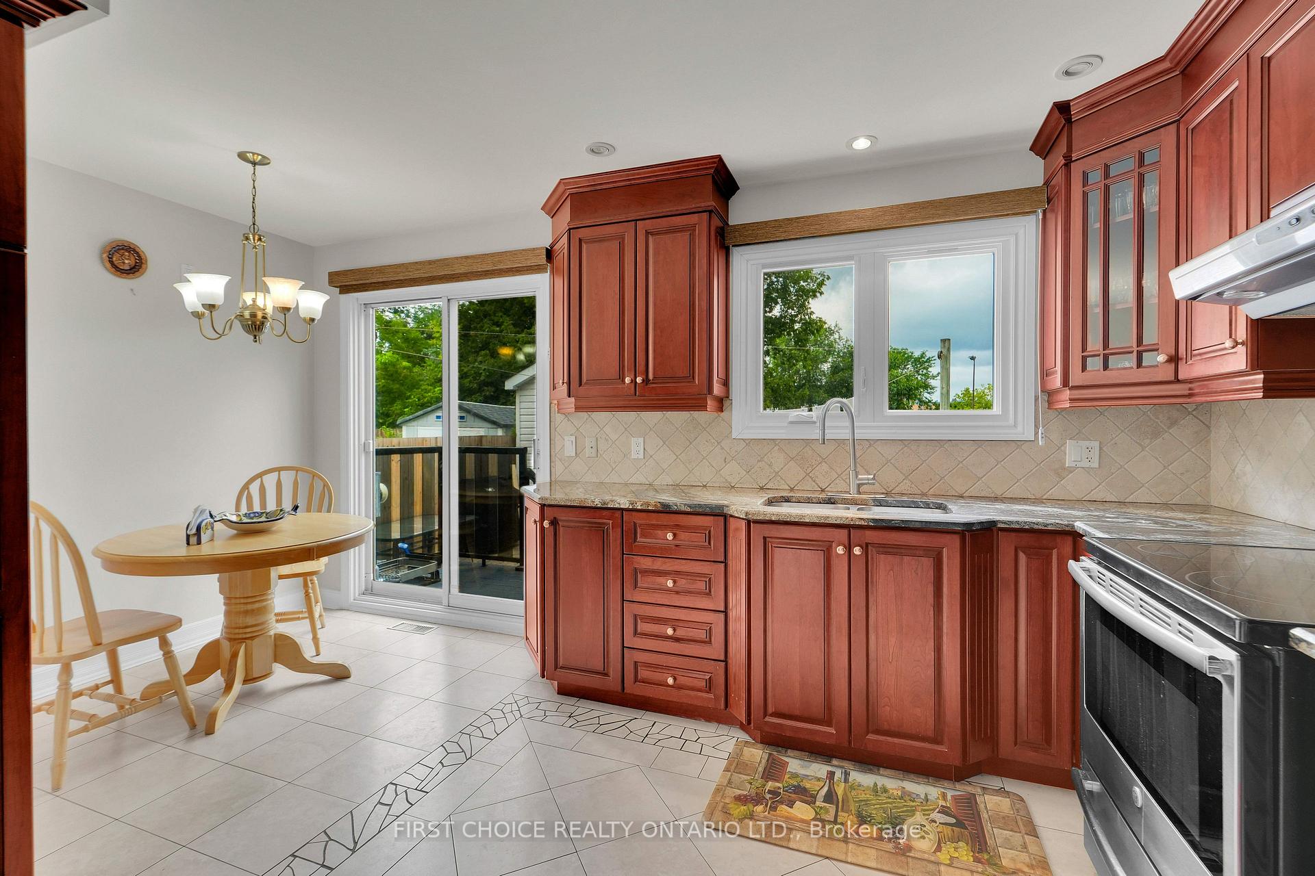 Photo 13 of 1442 Claymor Avenue, Ottawa, Carleton Square — HOMEH