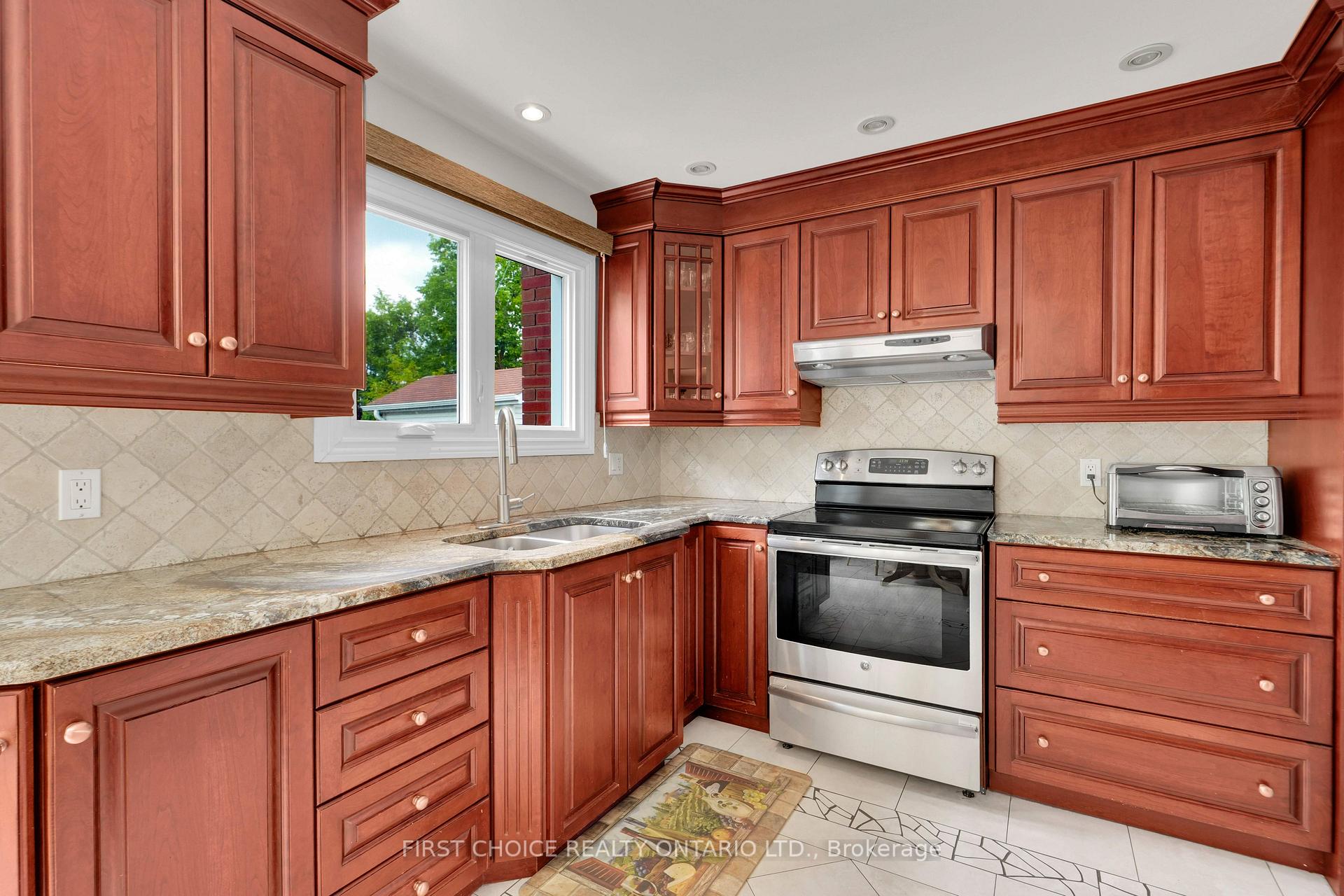 Photo 15 of 1442 Claymor Avenue, Ottawa, Carleton Square — HOMEH