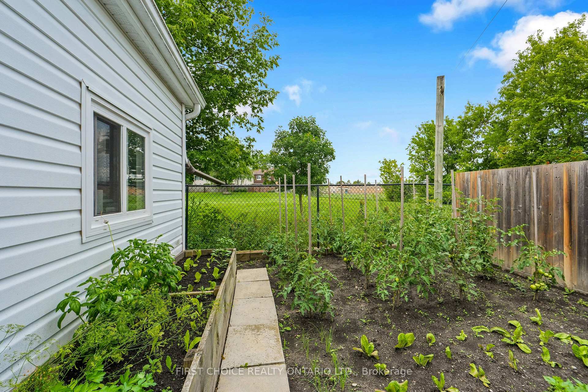 Photo 33 of 1442 Claymor Avenue, Ottawa, Carleton Square — HOMEH