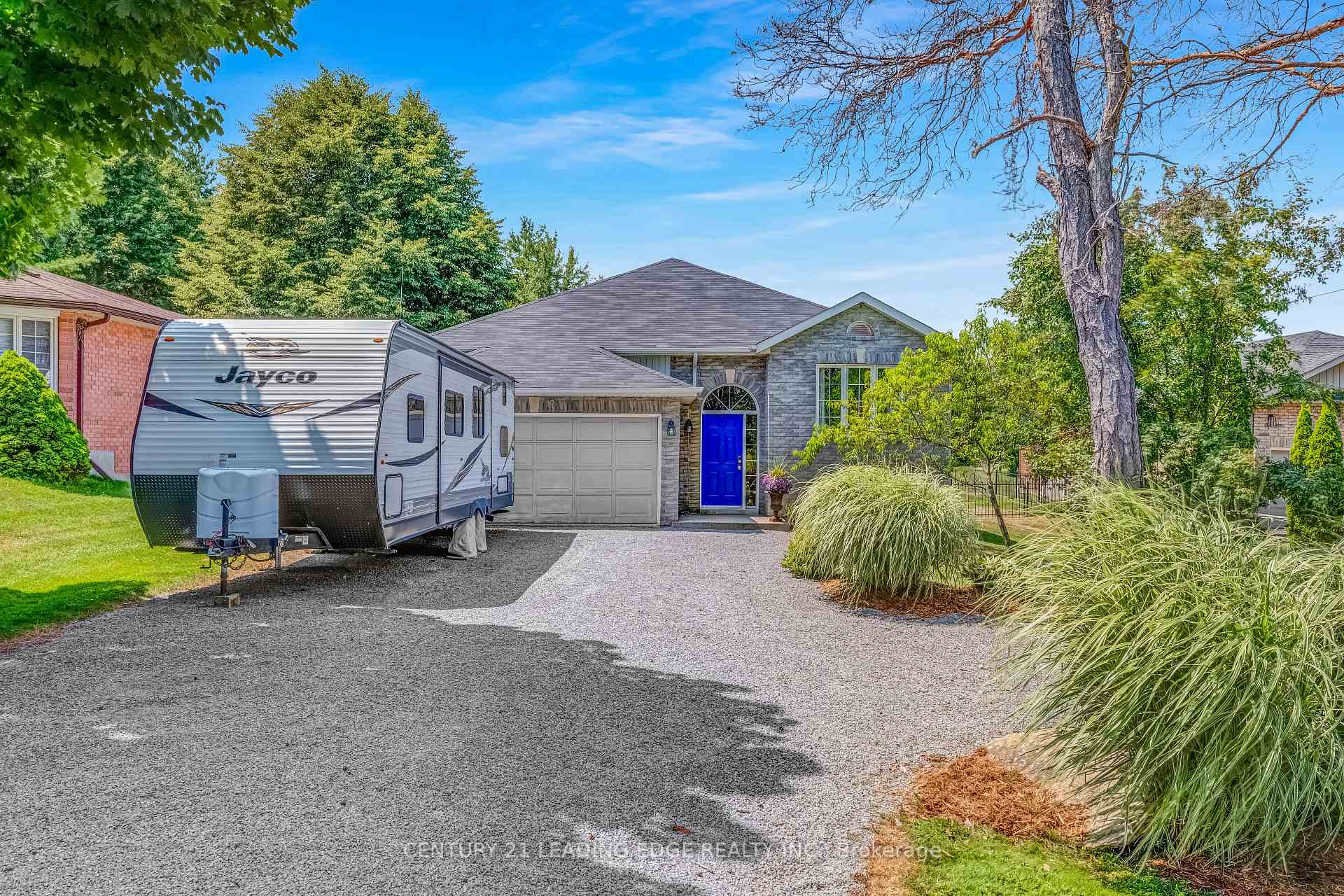 Photo 2 of 56 Riverview Beach Road, Georgina, Pefferlaw — HOMEH