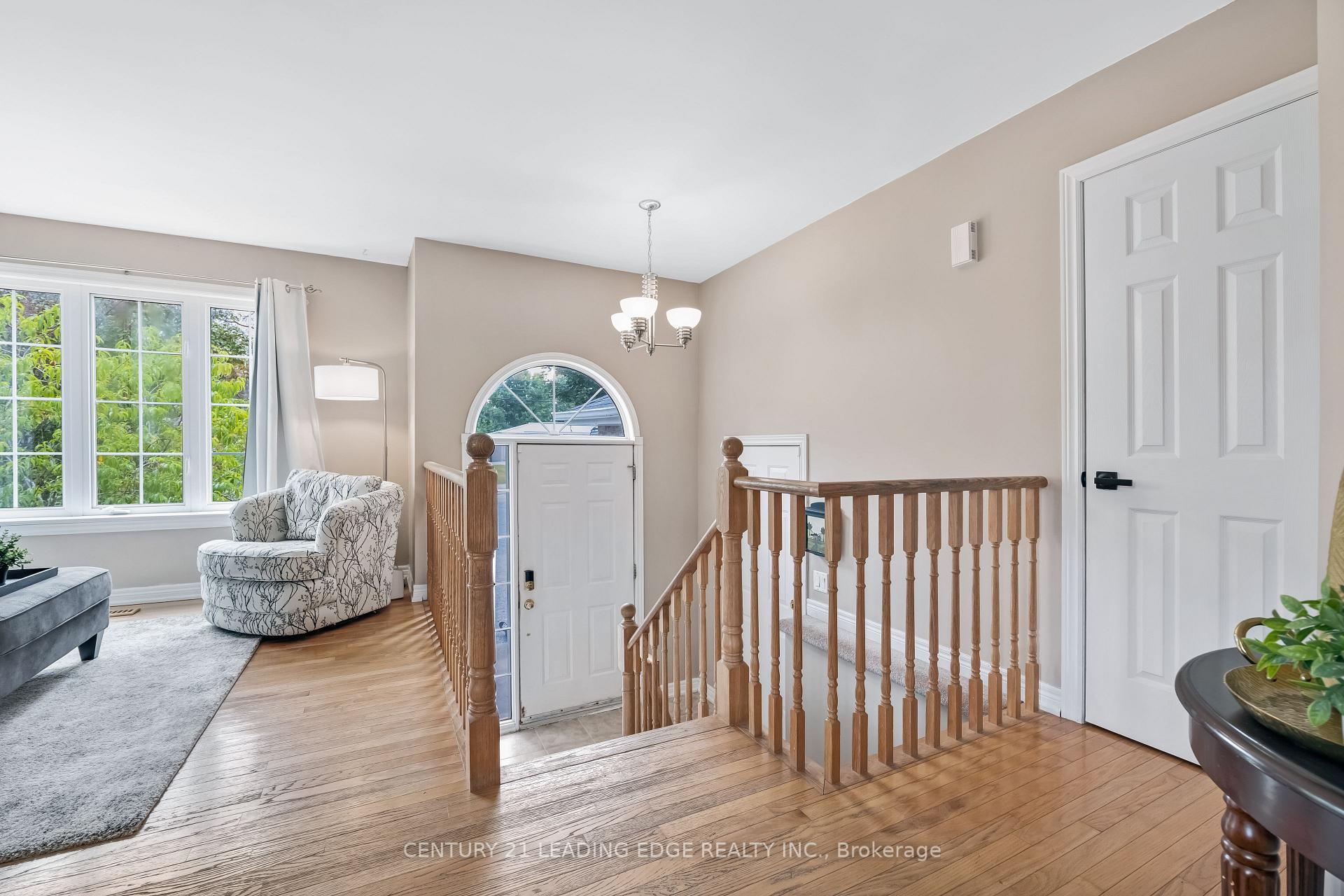 Photo 3 of 56 Riverview Beach Road, Georgina, Pefferlaw — HOMEH