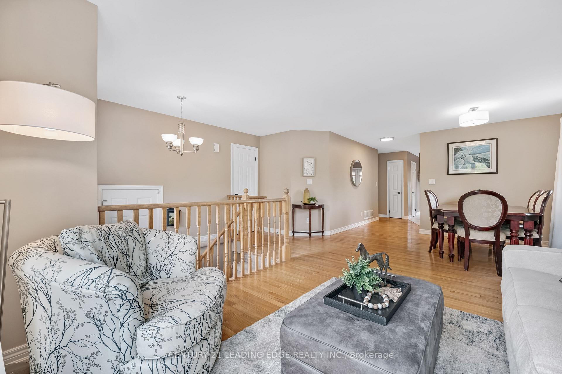 Photo 7 of 56 Riverview Beach Road, Georgina, Pefferlaw — HOMEH