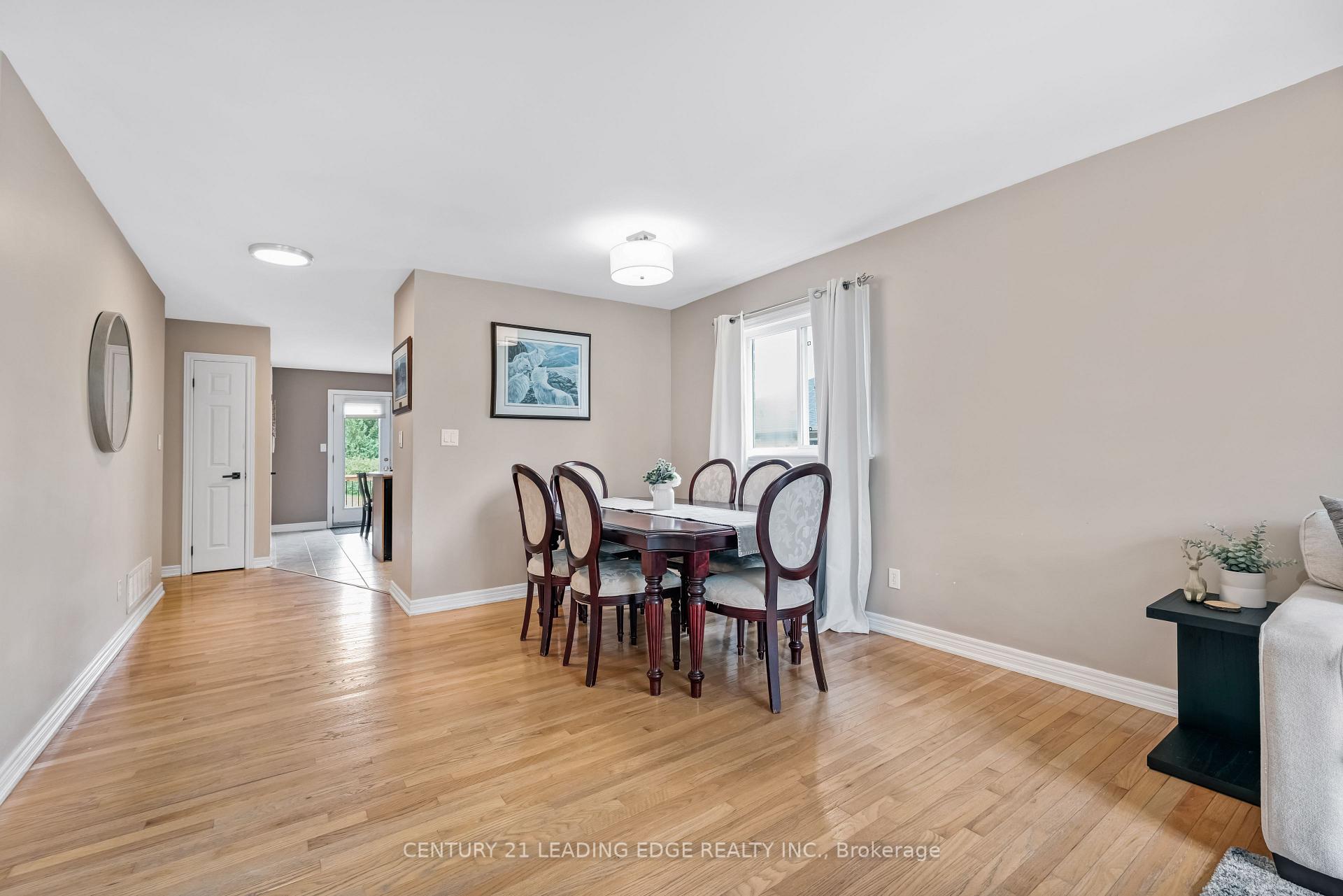 Photo 8 of 56 Riverview Beach Road, Georgina, Pefferlaw — HOMEH