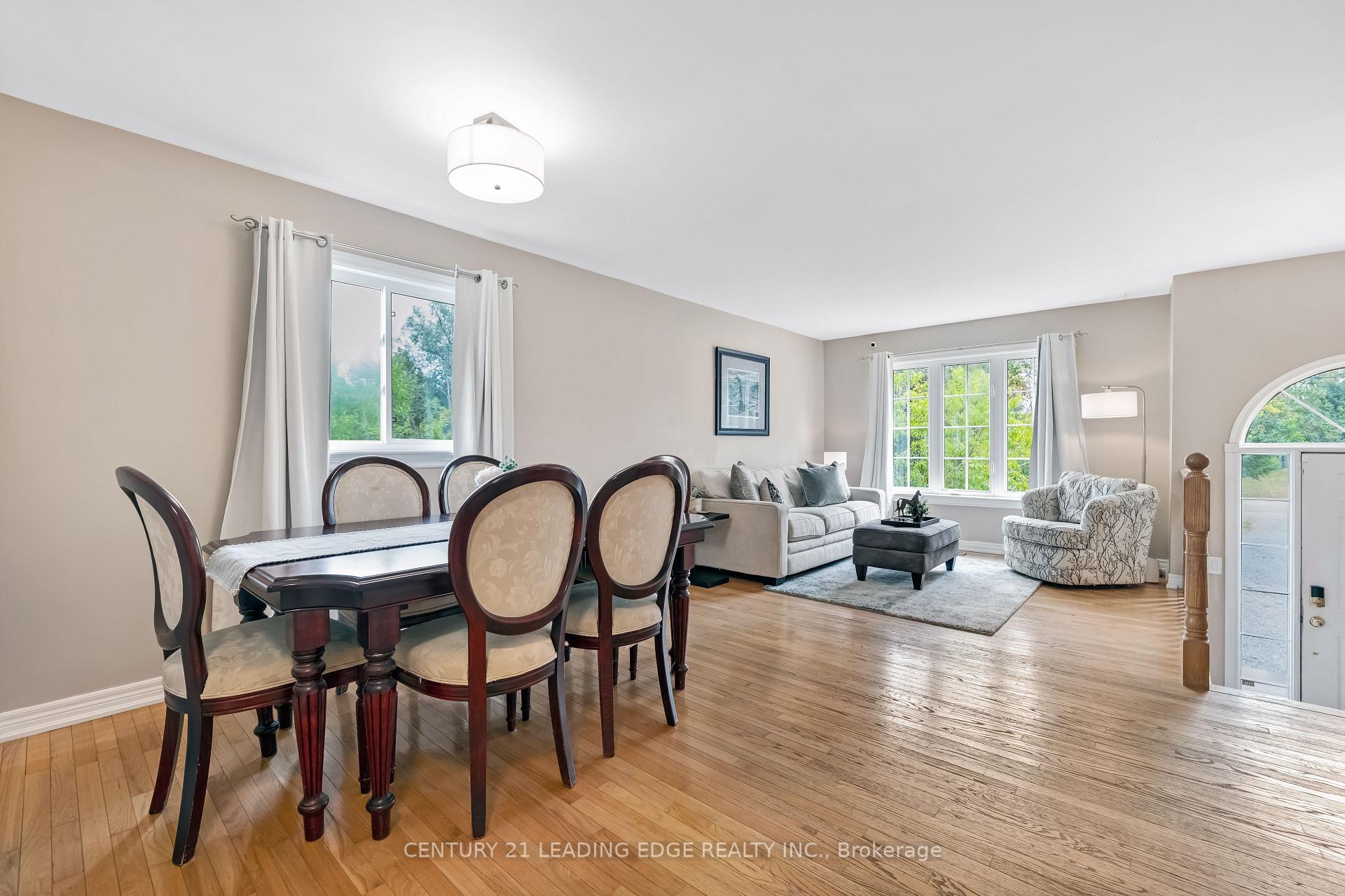 Photo 9 of 56 Riverview Beach Road, Georgina, Pefferlaw — HOMEH