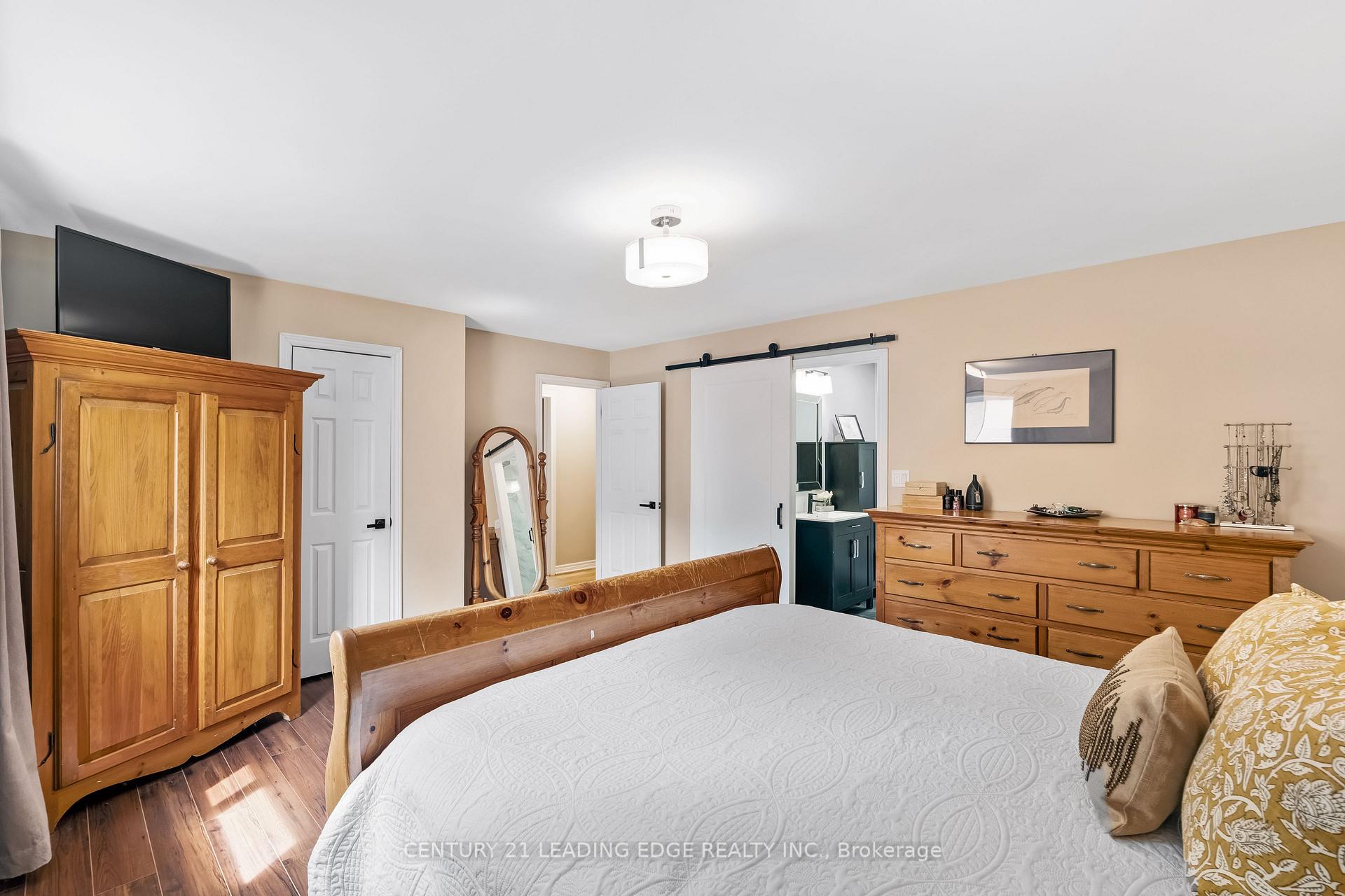 Photo 17 of 56 Riverview Beach Road, Georgina, Pefferlaw — HOMEH