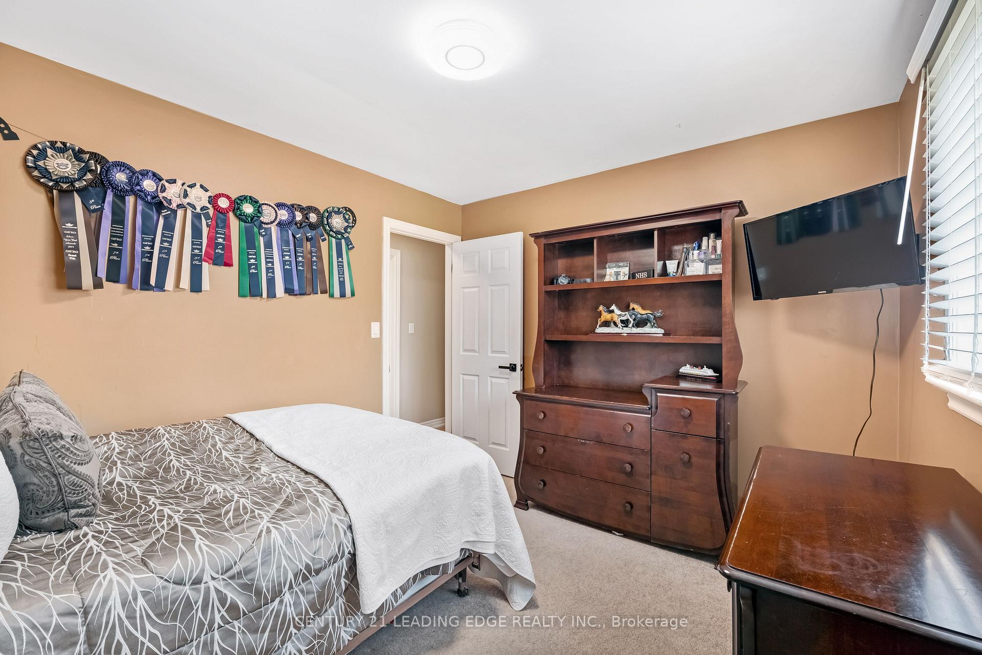 Photo 24 of 56 Riverview Beach Road, Georgina, Pefferlaw — HOMEH
