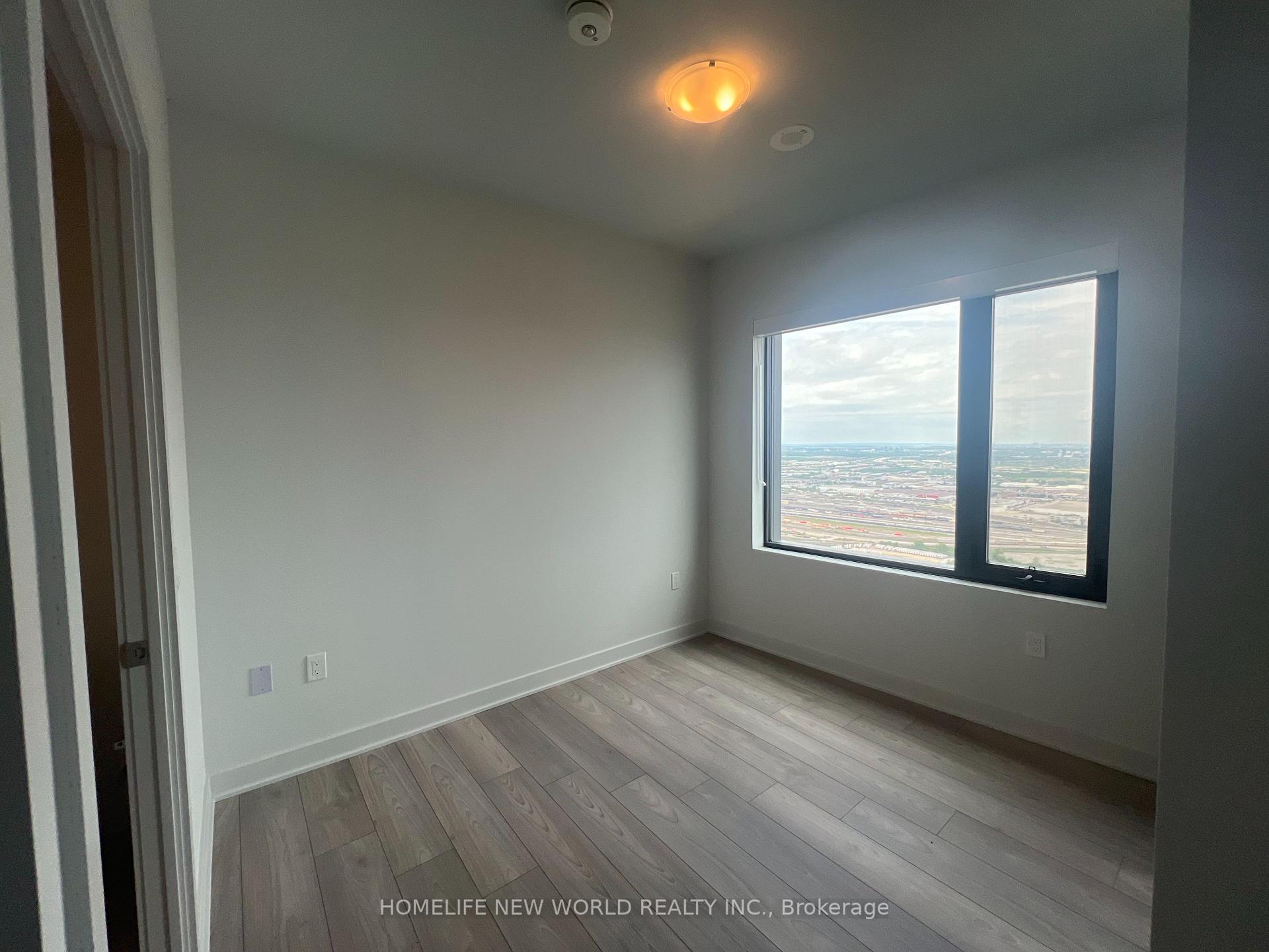 Photo 7 of Unit 5605, 2920 Highway 7 Road, Vaughan, Concord — HOMEH