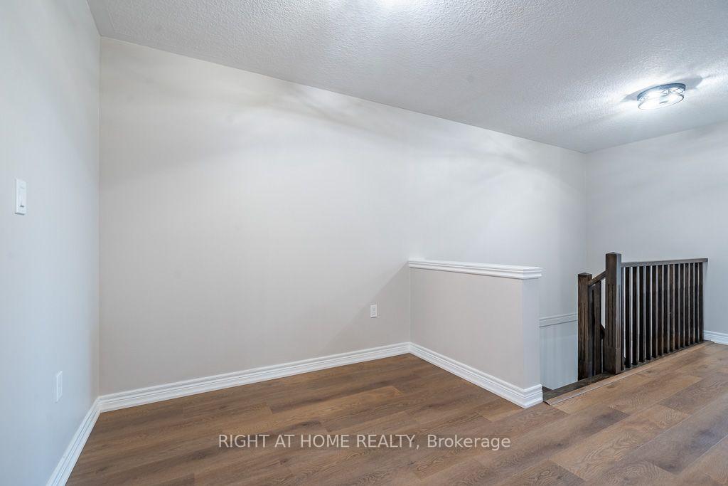 Photo 16 of 10 Cittadella Boulevard, Hamilton, Stoney Creek — HOMEH