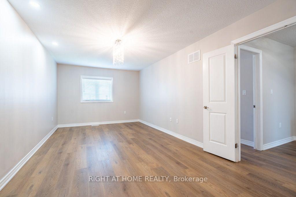 Photo 17 of 10 Cittadella Boulevard, Hamilton, Stoney Creek — HOMEH