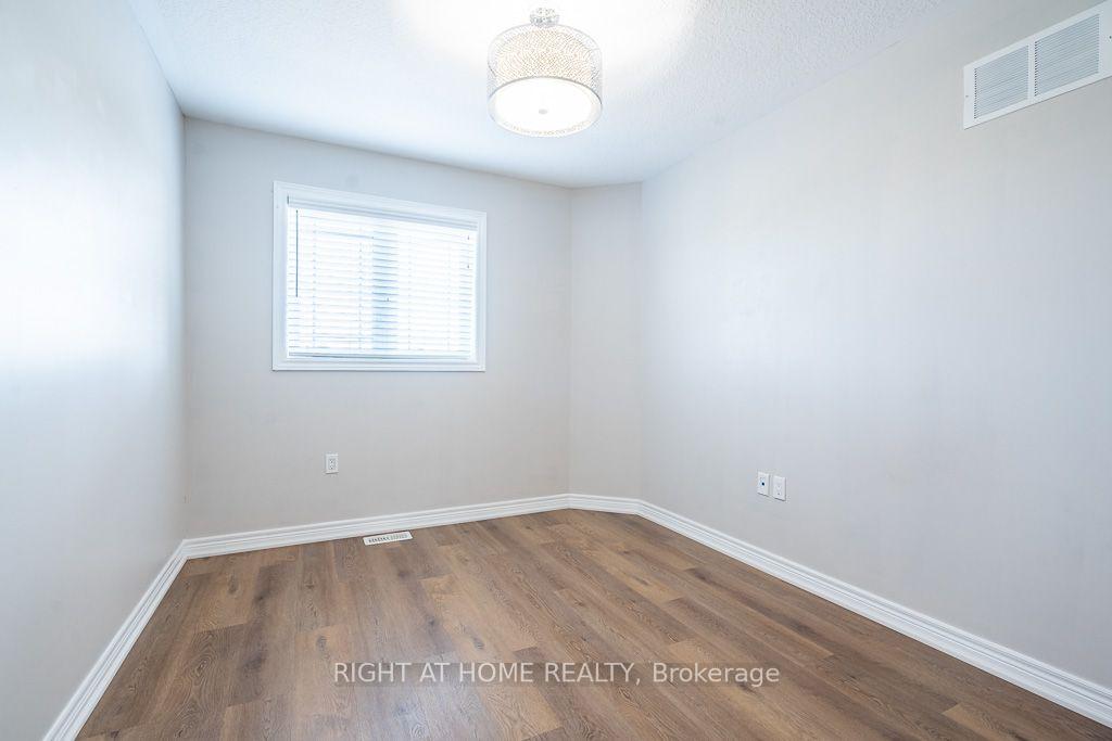Photo 25 of 10 Cittadella Boulevard, Hamilton, Stoney Creek — HOMEH