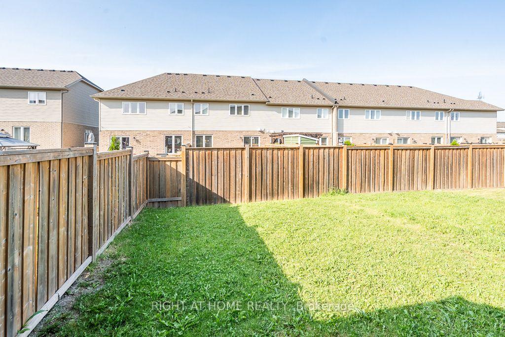Photo 35 of 10 Cittadella Boulevard, Hamilton, Stoney Creek — HOMEH