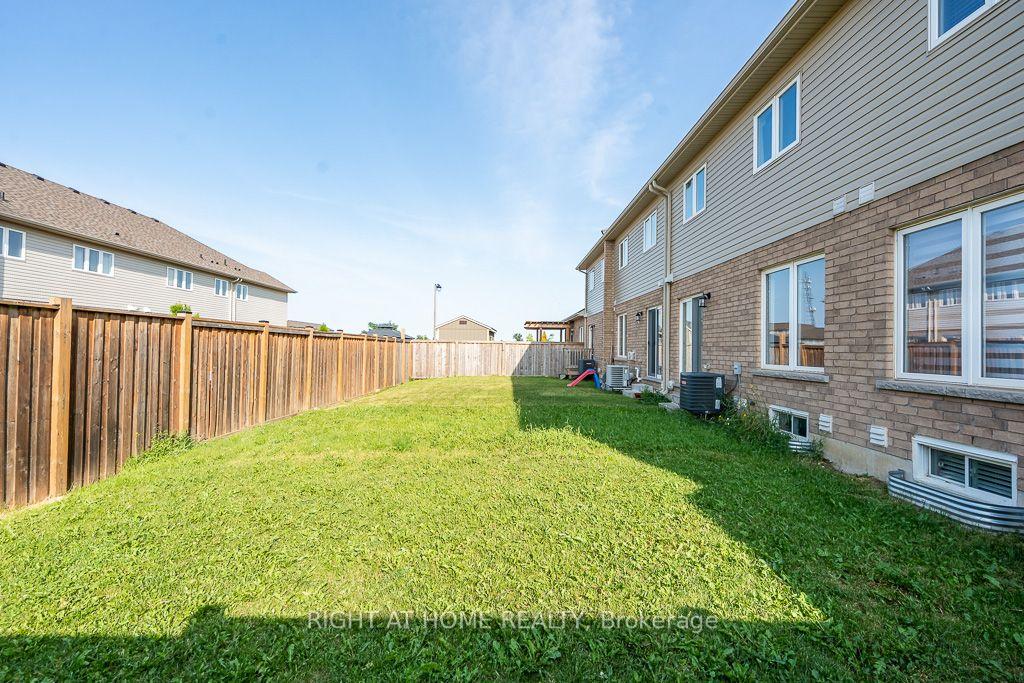 Photo 37 of 10 Cittadella Boulevard, Hamilton, Stoney Creek — HOMEH