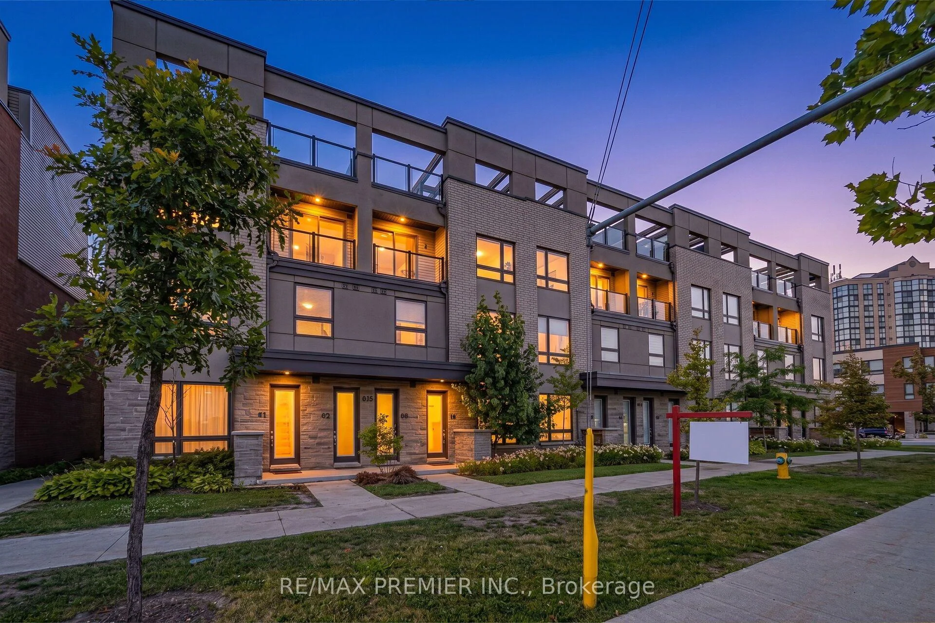 Photo 3 of Unit 4, 624 Rexdale Boulevard, Etobicoke, West Humber-Clairville — HOMEH