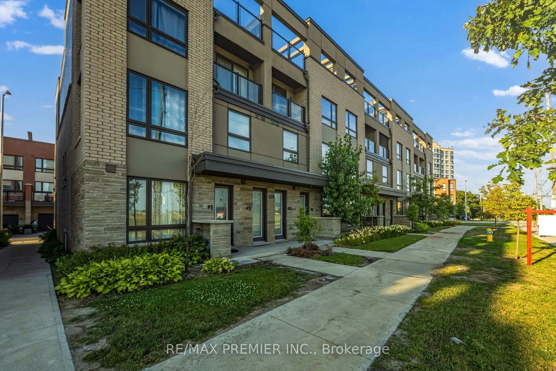 Photo 4 of Unit 4, 624 Rexdale Boulevard, Etobicoke, West Humber-Clairville — HOMEH