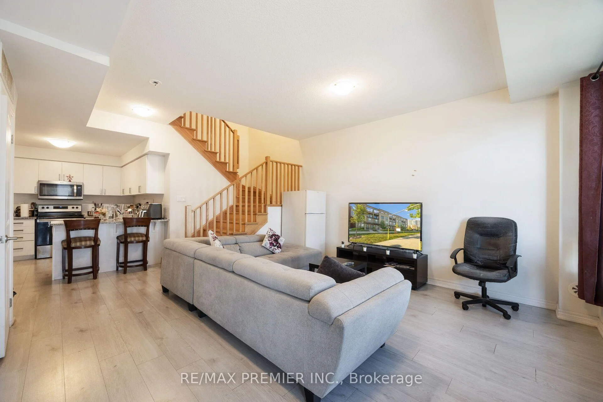 Photo 7 of Unit 4, 624 Rexdale Boulevard, Etobicoke, West Humber-Clairville — HOMEH