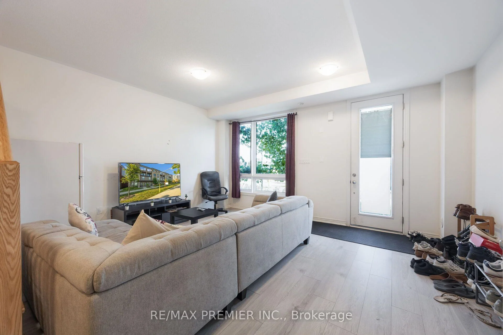 Photo 12 of Unit 4, 624 Rexdale Boulevard, Etobicoke, West Humber-Clairville — HOMEH